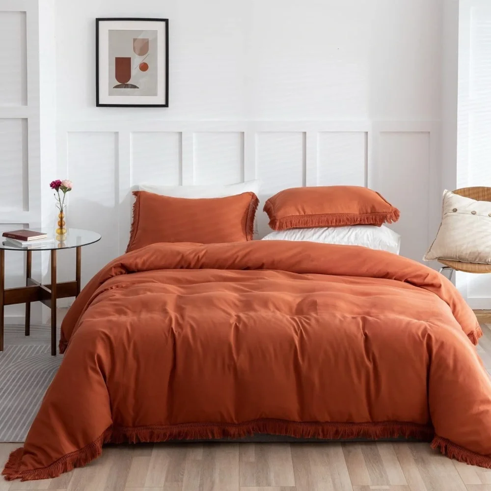 - - NEW RUST COLOR QUEEN SIZE Tassel comforter Set -NEW
